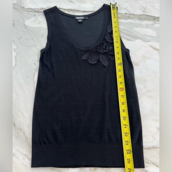 DKNY BLACK LINEN FLORAL APPLIQUÉ KNIT TOP SIZE S - Picture 15 of 16